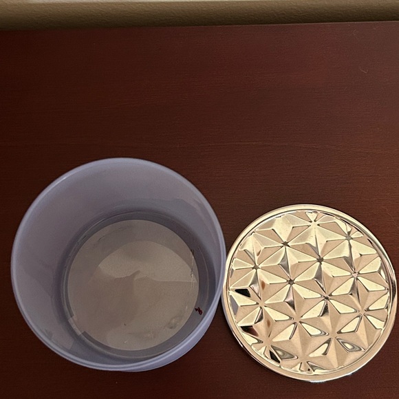 Matte Lavender Candle Jar with Silver Pattern Lid - Picture 5 of 5